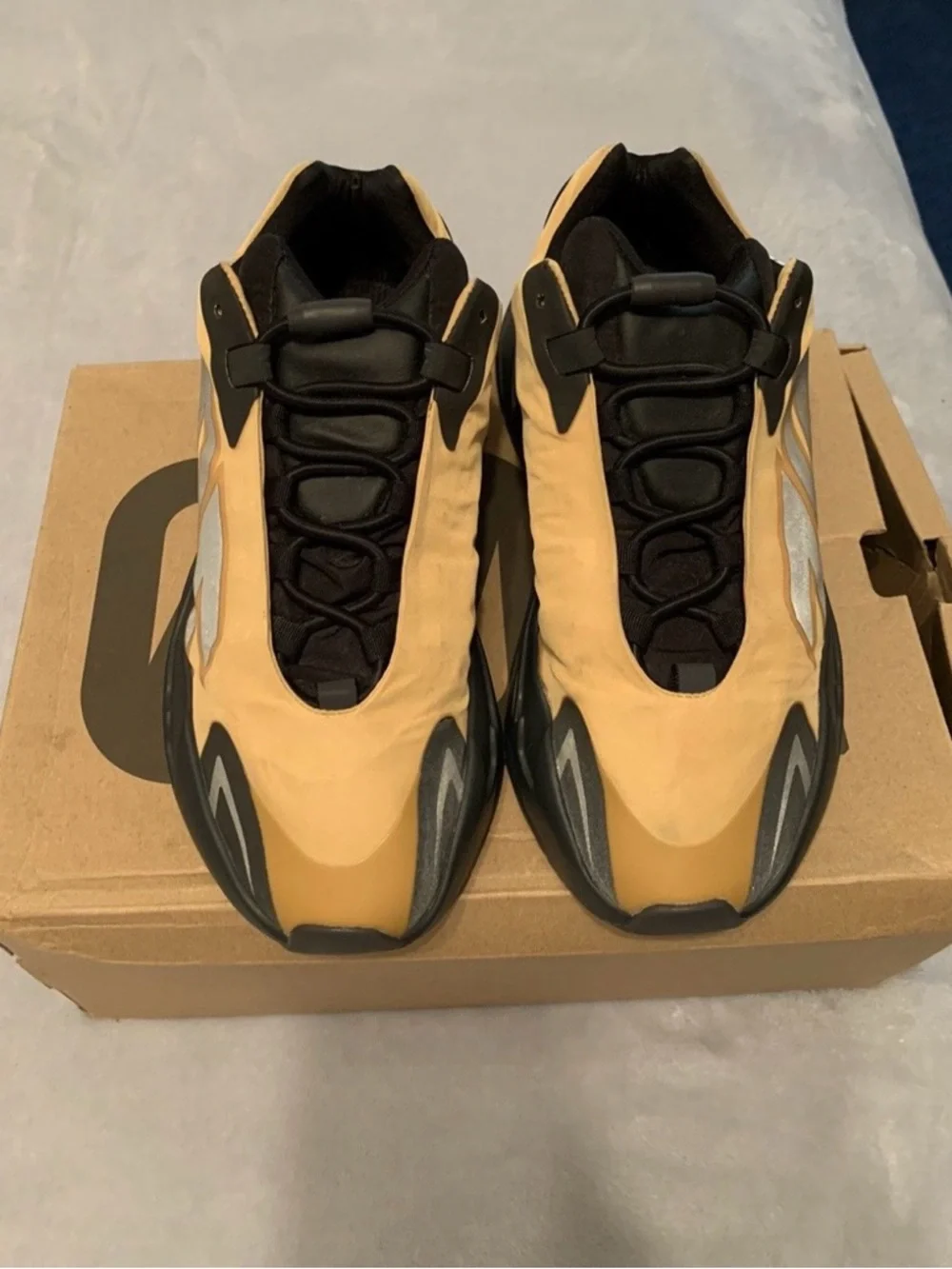 Yeezy Boost 700 MNVN Honey Flux Size 8.5